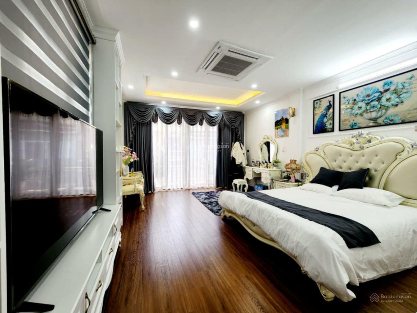 Bán gấp nhà Phố Yên Lạc - Hai Bà Trưng, ngõ rộng - thoáng, ô tô đỗ, 52m2 x 5T thang máy, hơn 17 tỷ