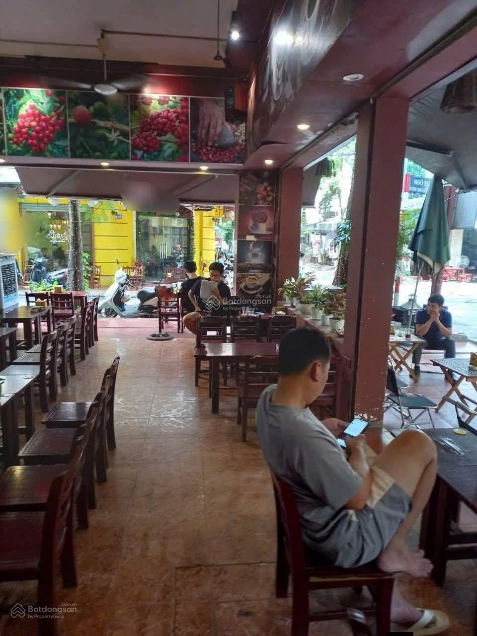 SIÊU HIẾM - mặt phố HÀNG NGANG - Hoàn Kiếm cho thuê nhà, dt 210 m2, MT 7m, giá 200 tr, thông sàn