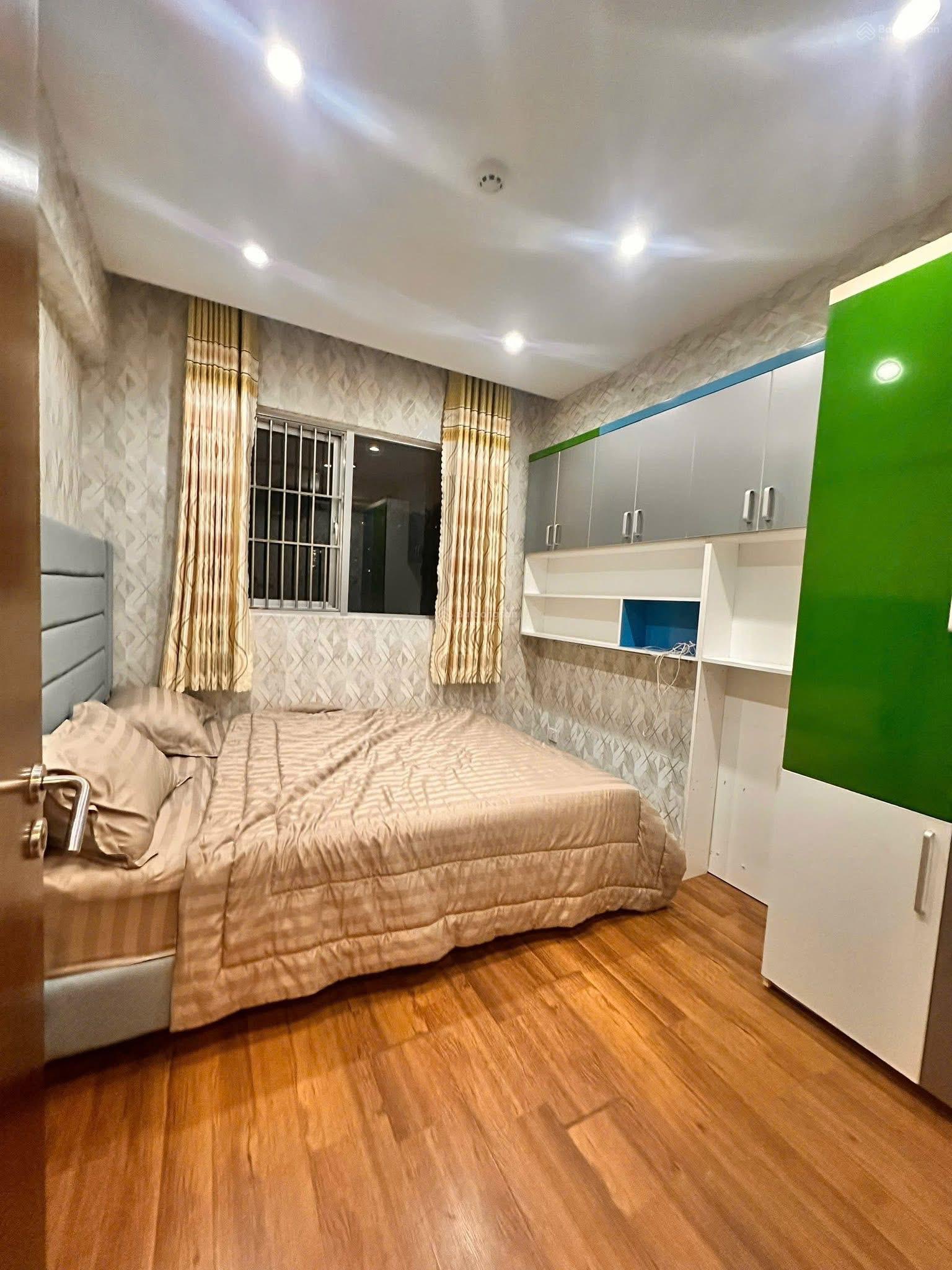 Chính chủ bán căn hộ 3Pn2wc Khu ruby nhà có balcony và sân phơi rông view công viên Chính chủ bán căn hộ 3Pn2wc Khu ruby nhà có balcony và sân phơi rông view công viên