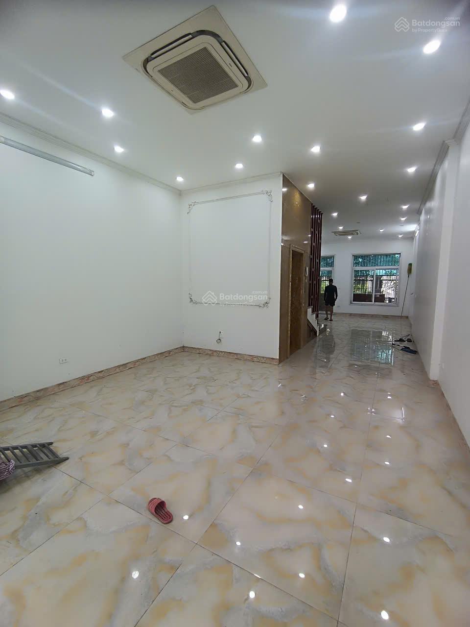 Cho thuê liền kề Roman Plaza đường Tố Hữu, Nam Từ Liêm 85m2, 5 tầng, MT 5m, thang máy, giá 45tr