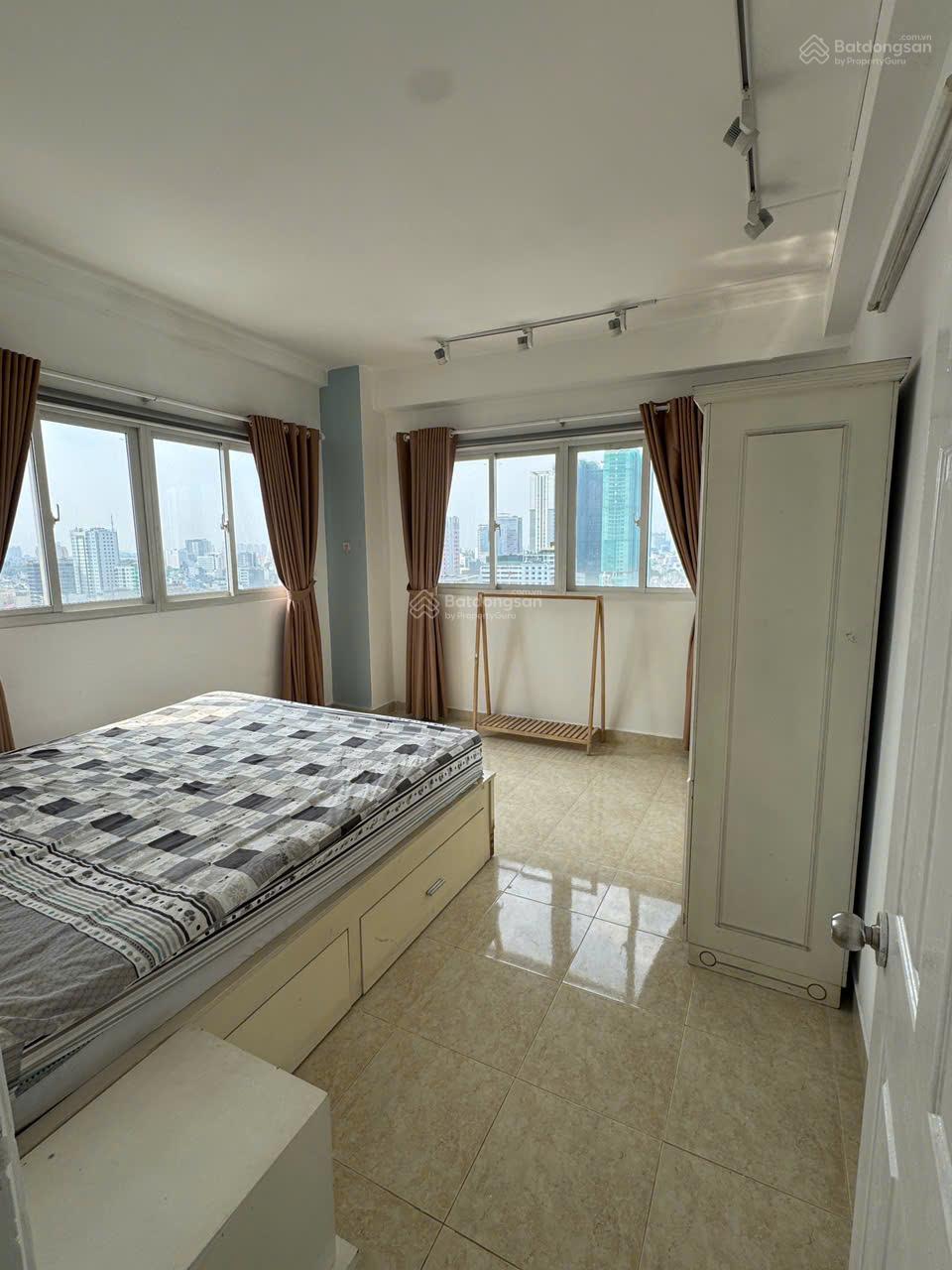 - Cho thuê chung cư H3 , Hoàng Diệu , Q4 ( ngay chân cầu Ông Lãnh )