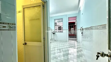 Giá rẻ! Cho thuê phòng trọ balcon 3ng2xe 30m2 trống có máy lạnh giờ tự do ngay chợ Hồ Thị Kỷ Q10