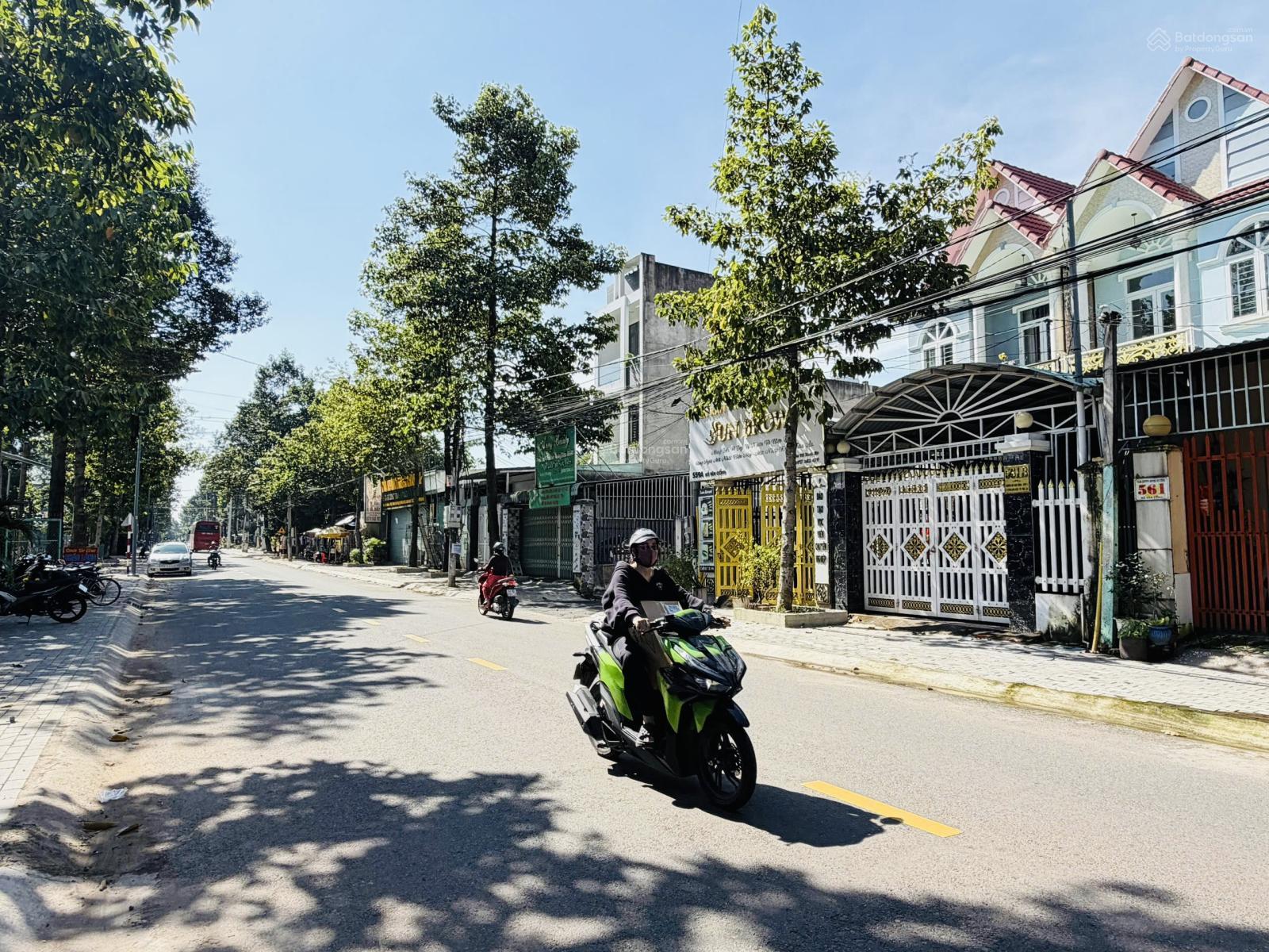 5 tỷ, nhà(trệt lầu)ở+kinh doanh-Hồ Văn Cống-tương Bình Hiệp-Thủ Dầu Một. Trục chính thông dài, 5x21 5 tỷ, nhà(trệt lầu)ở+kinh doanh-Hồ Văn Cống-tương Bình Hiệp-Thủ Dầu Một. Trục chính thông dài, 5x21