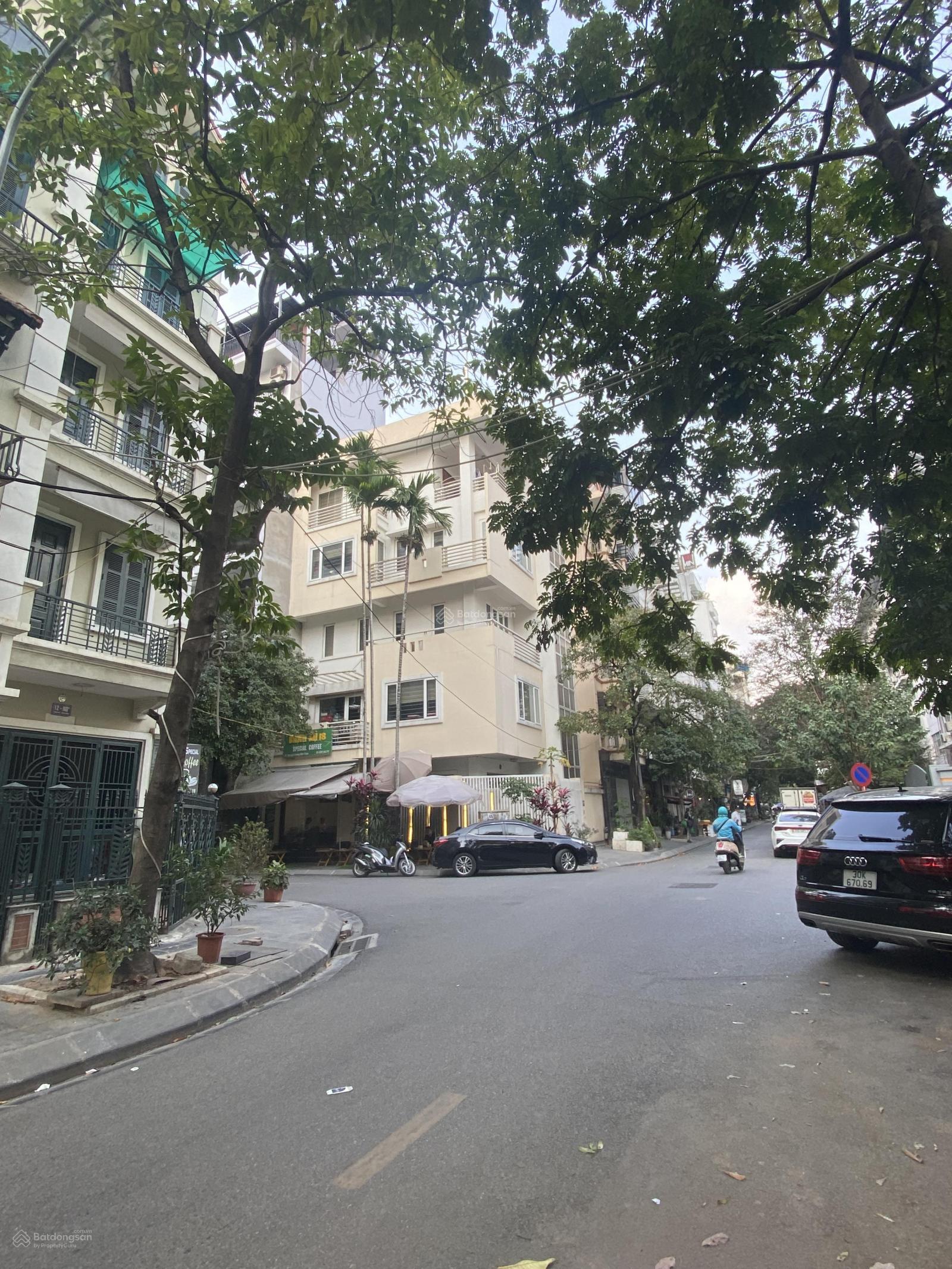 Cho thuê nhà nguyên căn Trung Kính, Cầu Giấy. DT 81m2, 4 tầng, mt 5m. Ngõ oto. Giá 27 tr(thg)