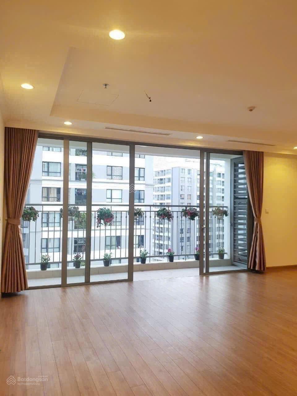 Hàng Vip!!! Cần bán căn Góc 3 ngủ toà Park 3 - 3 ngủ sáng 128m Park 3 - Ban công dài 7m Hàng Vip!!! Cần bán căn Góc 3 ngủ toà Park 3 - 3 ngủ sáng 128m Park 3 - Ban công dài 7m