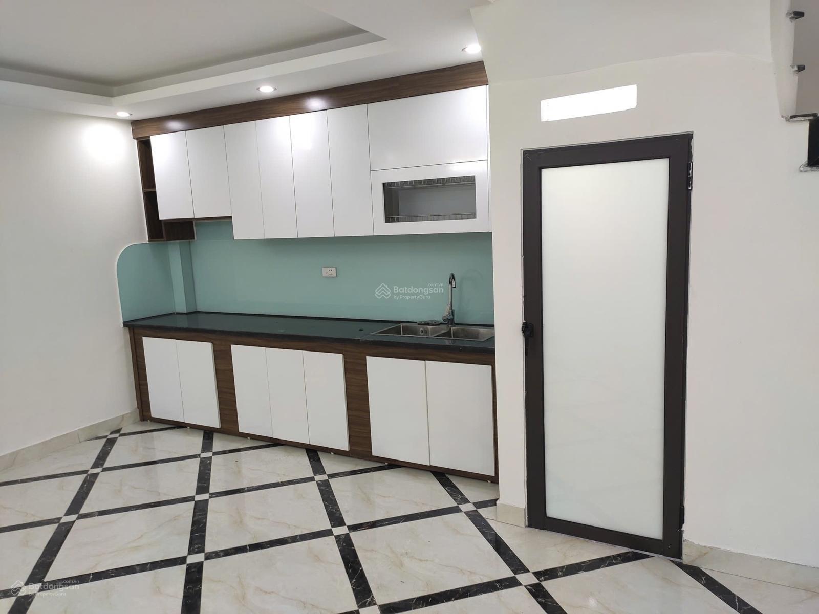 Cho thuê nhà mới xây Cổ Điển A Tứ Hiệp, Thanh Trì, 37m, 4 tầng, 3PN, 3WC, đồ cơ bản, 9,5 triệu