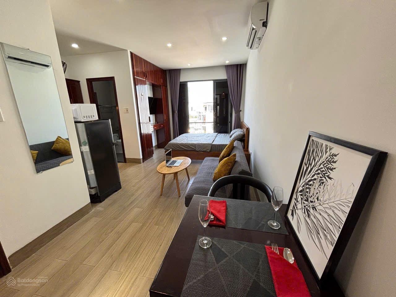 Chính chủ cần bán nhanh toà căn hộ 4 tầng mt Thạch Lam sát Biển. Đang có dòng tiền tốt 50tr/tháng.