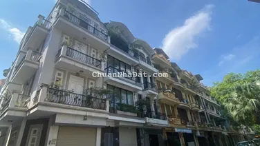 Tôi cần cho thuê nhà Nguyễn Thị Định - Trung Hòa, DT 80m*5 tầng, vị trí thoáng, oto đỗ, giá 30 tr