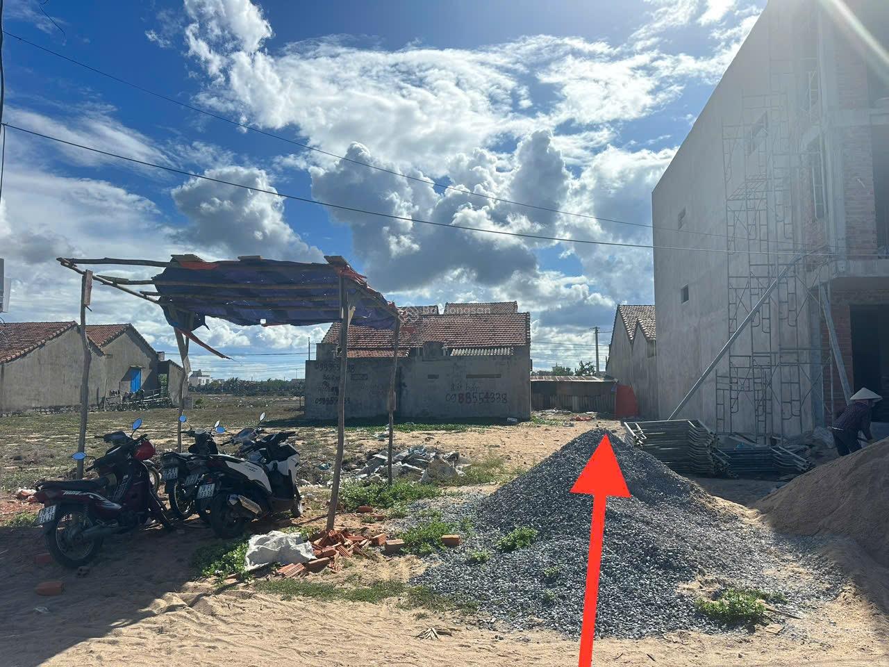 Lô đất mặt biển duy nhất khu vực Tuy Hoà Phú Yên mặt tiền đường Trần Kiệt cách sân bay Tuy Hoà Lô đất mặt biển duy nhất khu vực Tuy Hoà Phú Yên mặt tiền đường Trần Kiệt cách sân bay Tuy Hoà