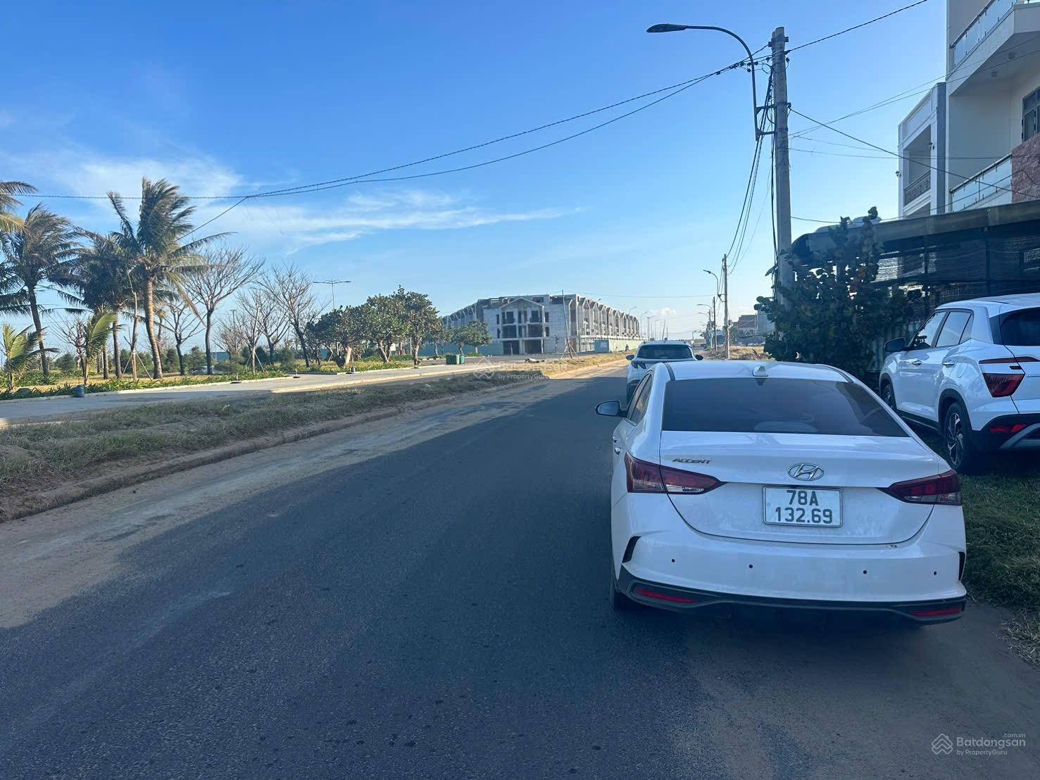 Lô đất mặt biển duy nhất khu vực Tuy Hoà Phú Yên mặt tiền đường Trần Kiệt cách sân bay Tuy Hoà Lô đất mặt biển duy nhất khu vực Tuy Hoà Phú Yên mặt tiền đường Trần Kiệt cách sân bay Tuy Hoà