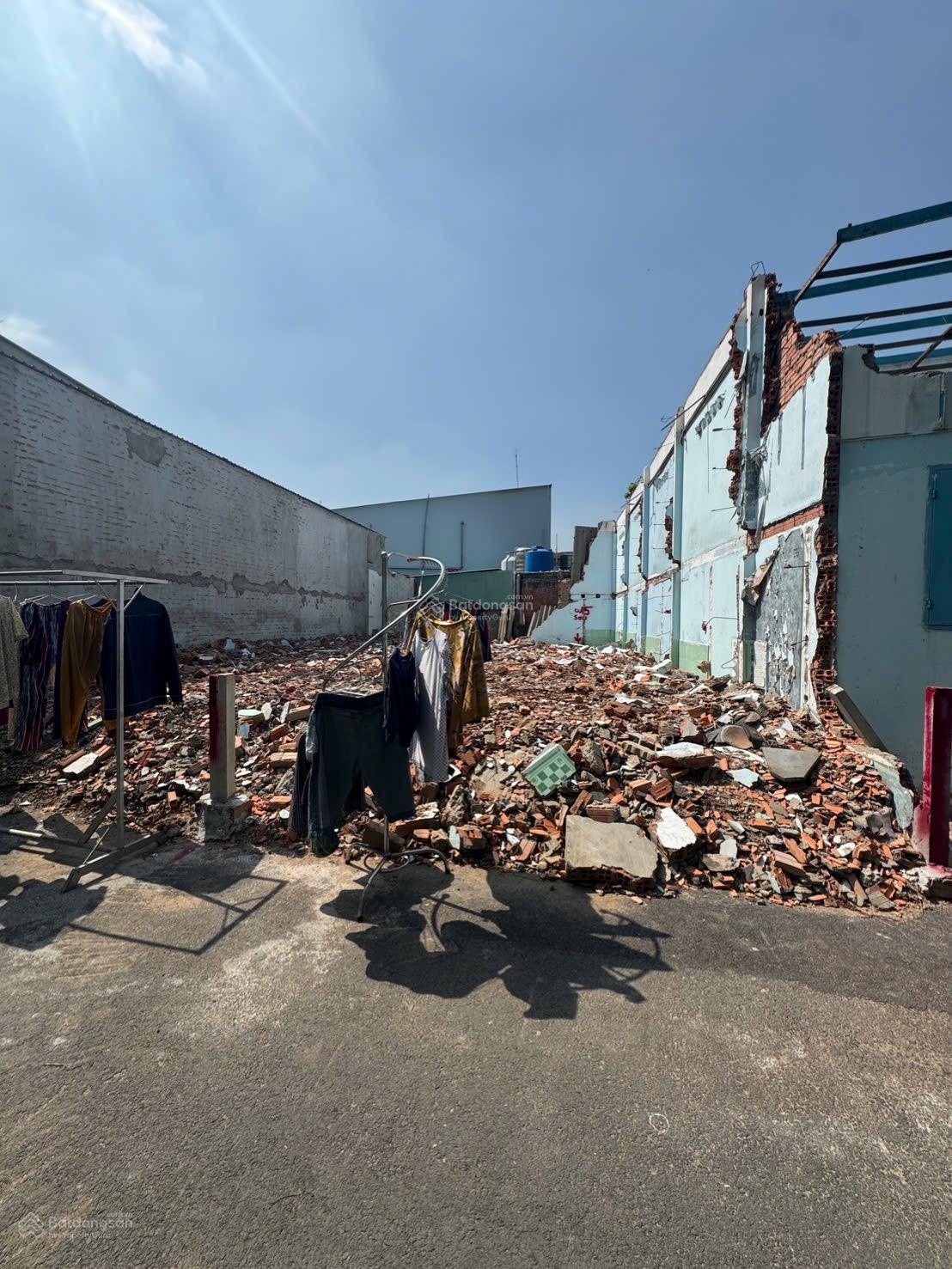 HIM LAM LINH CHIỂU HẺM XE HƠI 1 TRỤC ~60 m ngang 4 m giá chỉ nhỉnh 5 tỷ