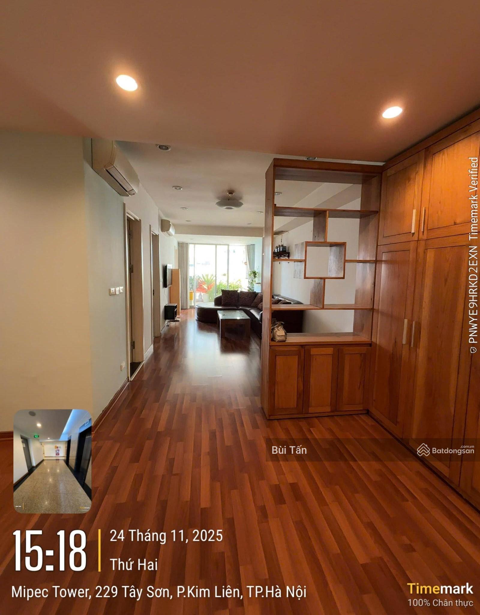 Bán gấp căn hộ chung cư tòa Mipec Tower DT 132m2, 3 PN căn góc thoáng, nội thất đẹp, có chỗ để otô Bán gấp căn hộ chung cư tòa Mipec Tower DT 132m2, 3 PN căn góc thoáng, nội thất đẹp, có chỗ để otô