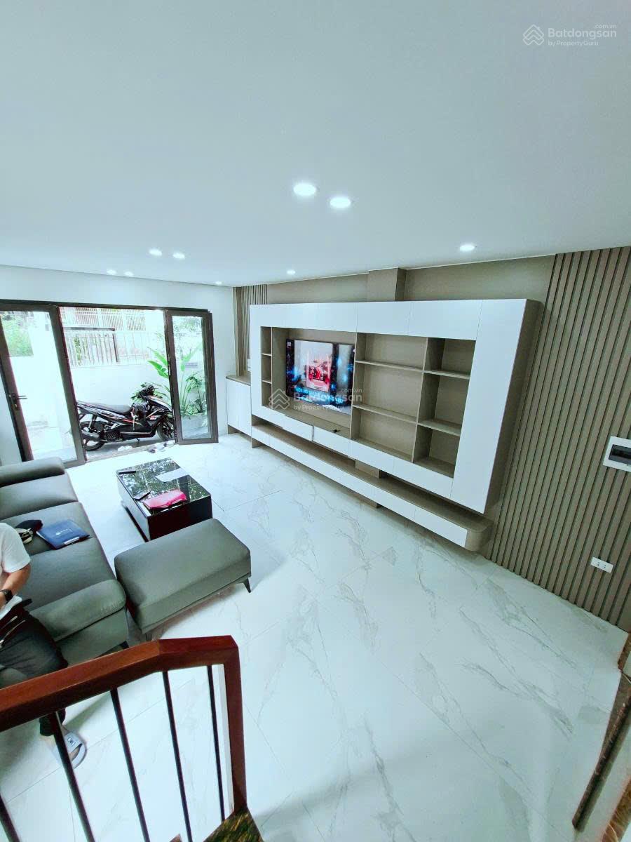 Hoa hậu Vương Thừa Vũ, 39m2, 6 tầng thang máy giá, ngõ thông ô tô 7 chỗ qua nhà, giá 9,1 tỷ