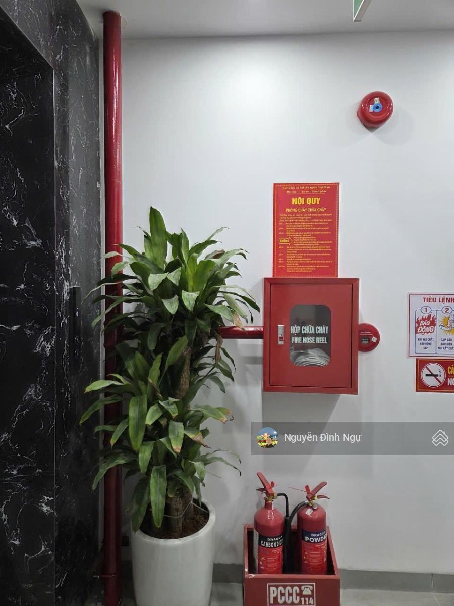 Toà VP Vũ Phạm Hàm - Trung Kính. 75m2 x9T. Thang máy. Có hầm. Cho thuê tốt. Giá chỉ 3x tỷ Toà VP Vũ Phạm Hàm - Trung Kính. 75m2 x9T. Thang máy. Có hầm. Cho thuê tốt. Giá chỉ 3x tỷ