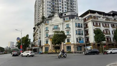 Cần Bán Nhanh căn Liền kề xẻ khe 5.5 Tầng Khu 319 Bồ Đề, cận kề phố Cổ cho Khách nào mua nhanh.