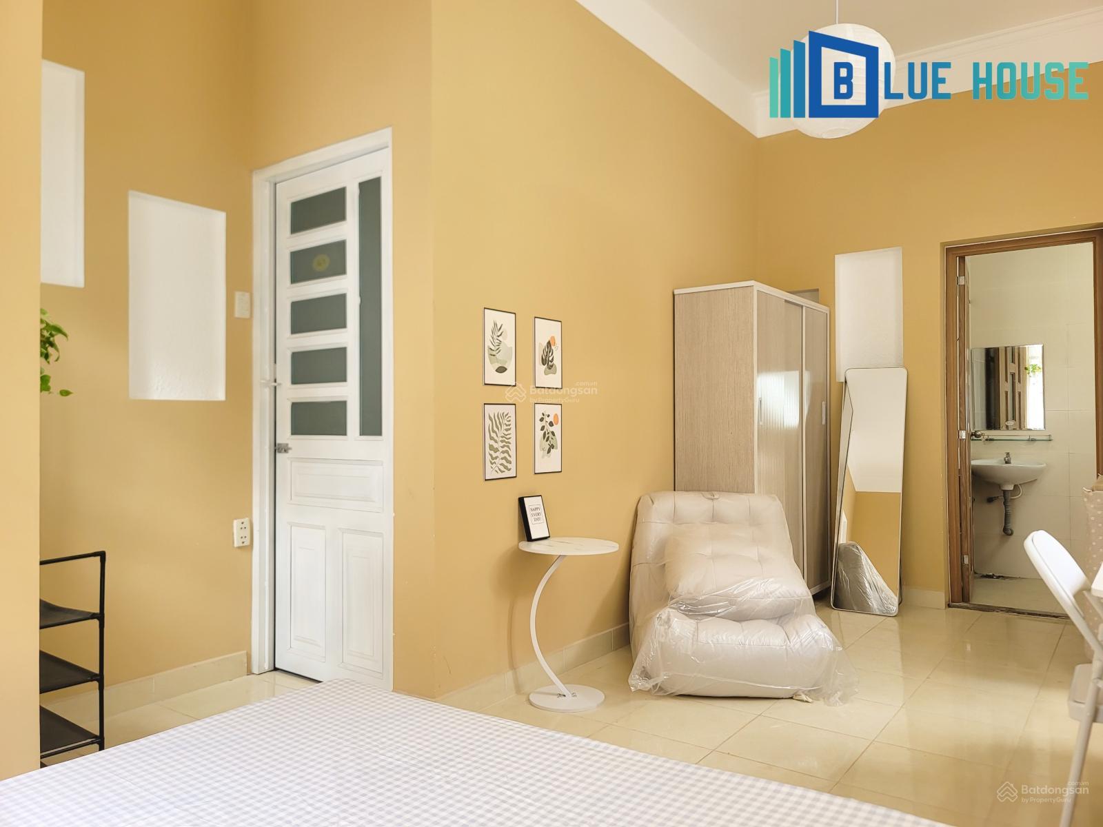 Studio chỉ tính điện nước trong biệt thự cây xanh 284 Lê Văn Sỹ. Ban công, 5 cửa sổ trời thoáng mát Studio chỉ tính điện nước trong biệt thự cây xanh 284 Lê Văn Sỹ. Ban công, 5 cửa sổ trời thoáng mát