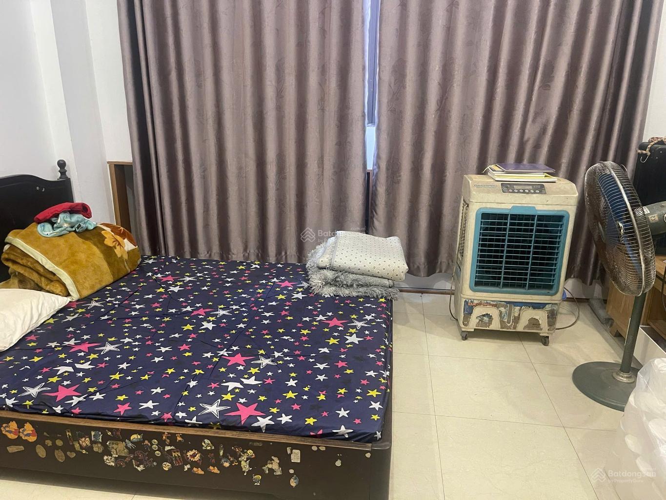 Nhà phố Kim Mã - Quận Ba Đình - sát phố - ngõ rộng - 42 m2 - MT 3.9 m - sổ đỏ vuông đét