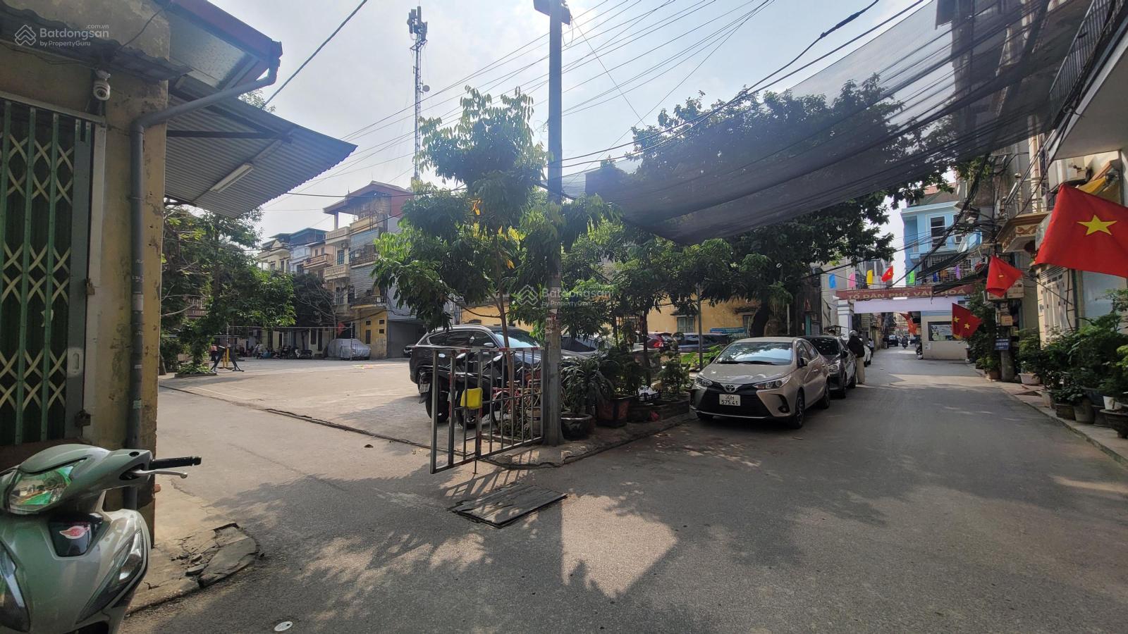 BÁN NHÀ NGÔ QUYỀN ,LA KHÊ,HÀ ĐÔNG 46M HAI MẶT NGÕ ,Ô TÔ VÀO NHÀ CHỈ 10 TỶ