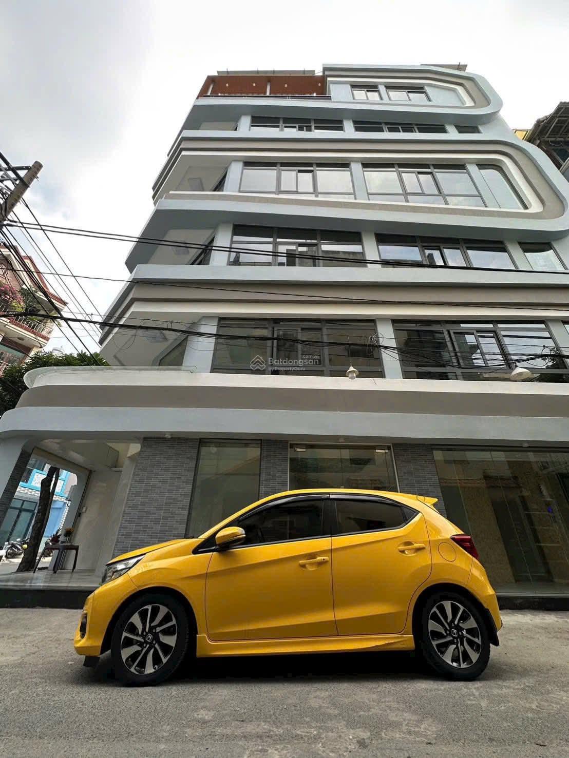 Mặt tiền 6 tầng 4x14.5m, căn góc có thang máy, điện mặt trời, HXH bên hông 8m