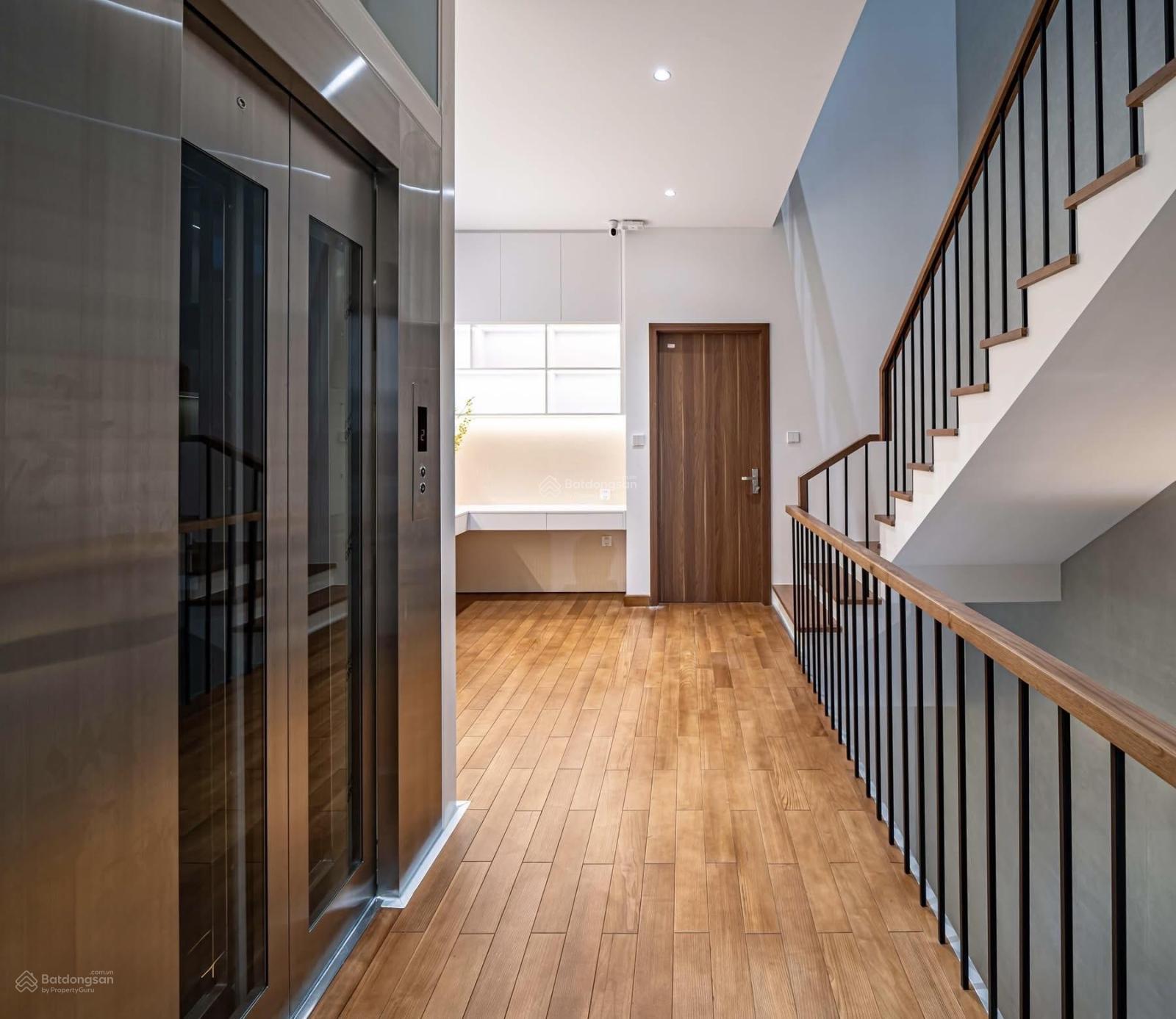 **Bán nhà mặt tiền Đồ Sơn, phường 4, quận Tân Bình (4,5*17) 6 tầng thang máy; tiện khai thác