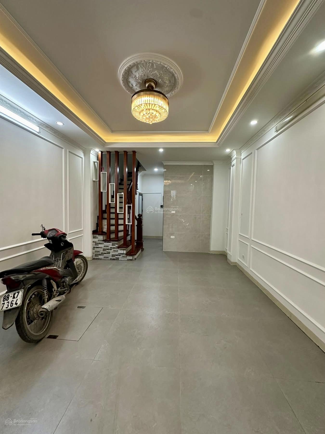 Bán nhà Hồ Tùng Mậu ô tô đỗ cửa vào nhà 7 tầng thang máy 40m2 15,8 tỷ