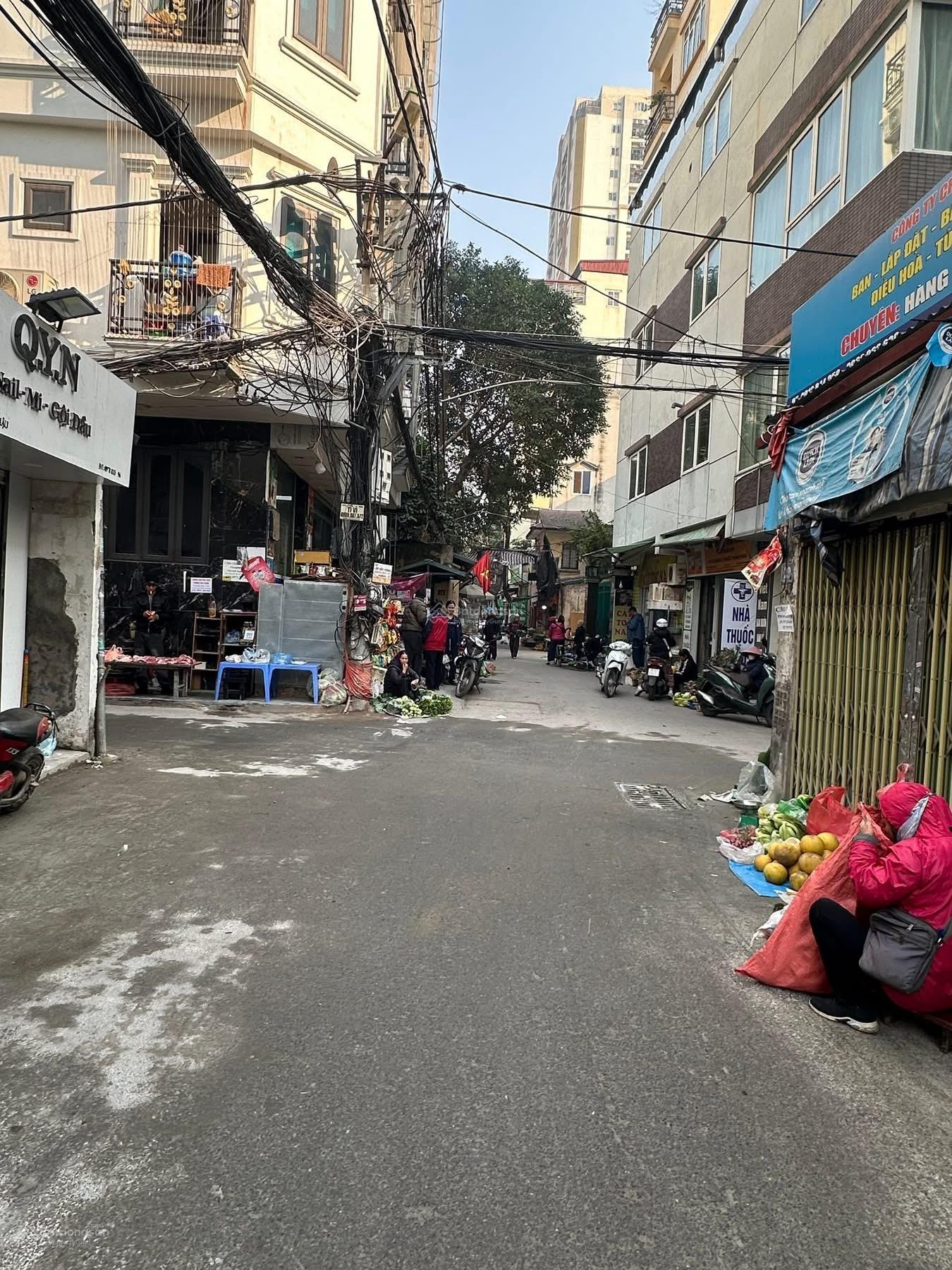 Bán nhà Hồ Tùng Mậu ô tô đỗ cửa vào nhà 7 tầng thang máy 40m2 15,8 tỷ