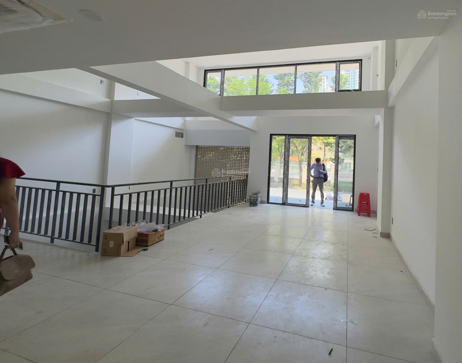 Cho thuê toà văn phòng Thạnh Mỹ Lợi, Q2. DT 8x20m hầm 6 tầng thang máy máy lạnh, PCCC. Giá 120tr