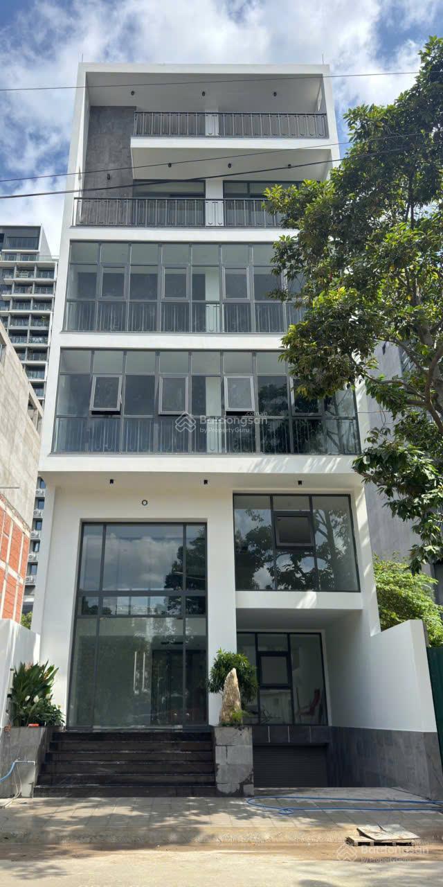 Cho thuê toà văn phòng Thạnh Mỹ Lợi, Q2. DT 8x20m hầm 6 tầng thang máy máy lạnh, PCCC. Giá 120tr