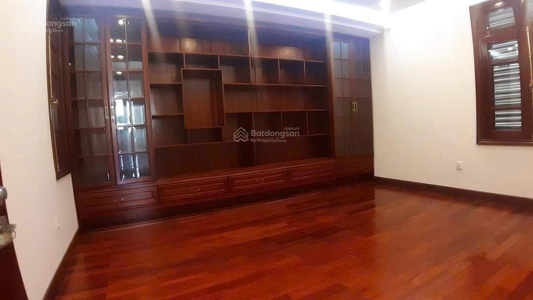 Cần bán gấp biệt thự Lão Thành Cách Mạng Phố Trần Kim Xuyến diện tích 234m2,4t,mt 15m giá 116 tỷ