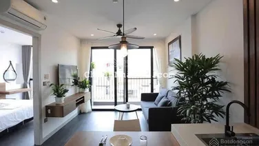 CHO THUÊ CĂN HỘ 1PN + 1 PHÒNG KHÁCH QUẬN TÂN BÌNH CÓ BAN CÔNG FULL NỘI THẤT NGAY SÂN BAY