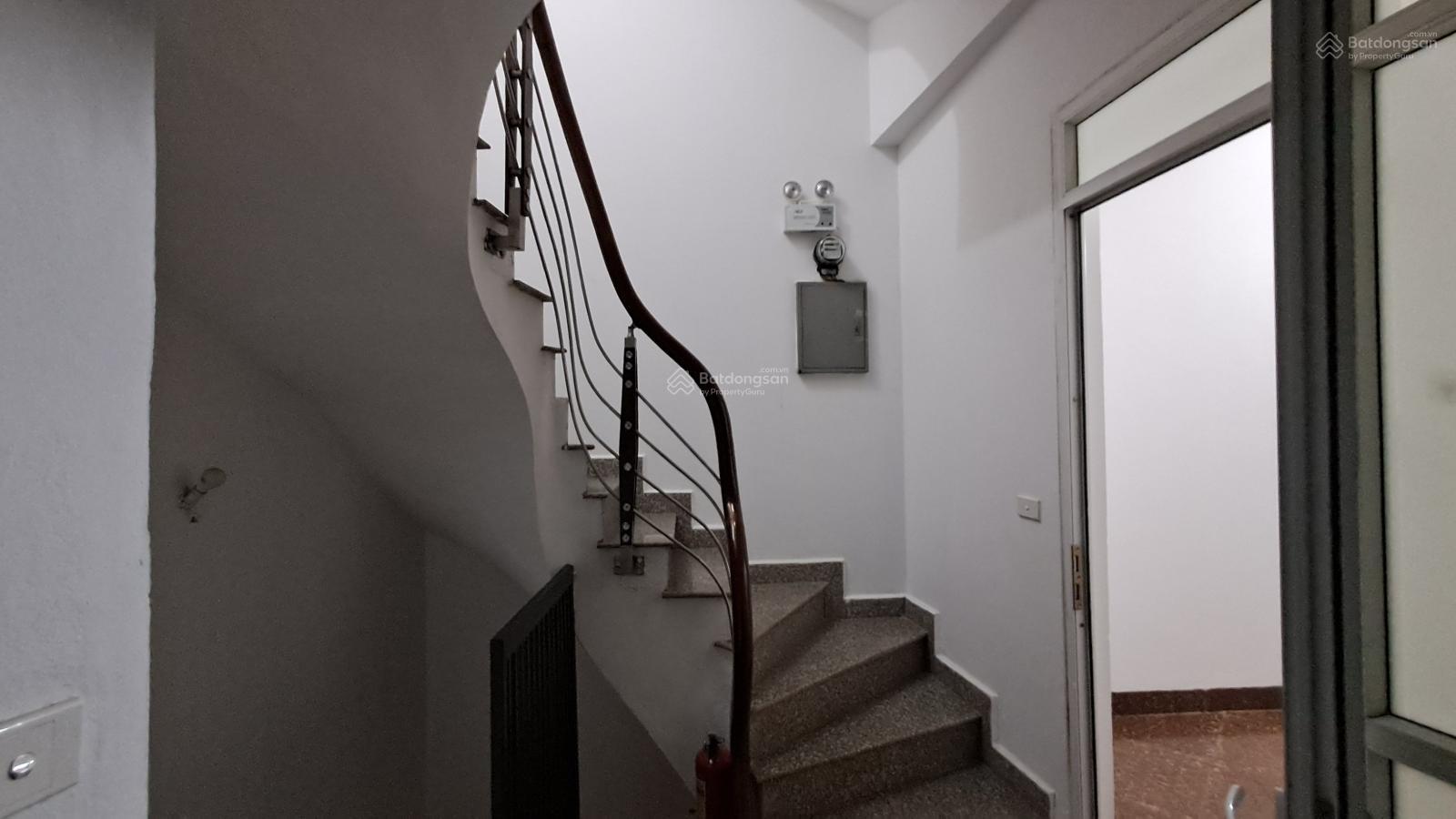 Nhà dân xây phố Việt Hưng, Long Biên, dòng tiền, 80m2, giá cực hợp lý