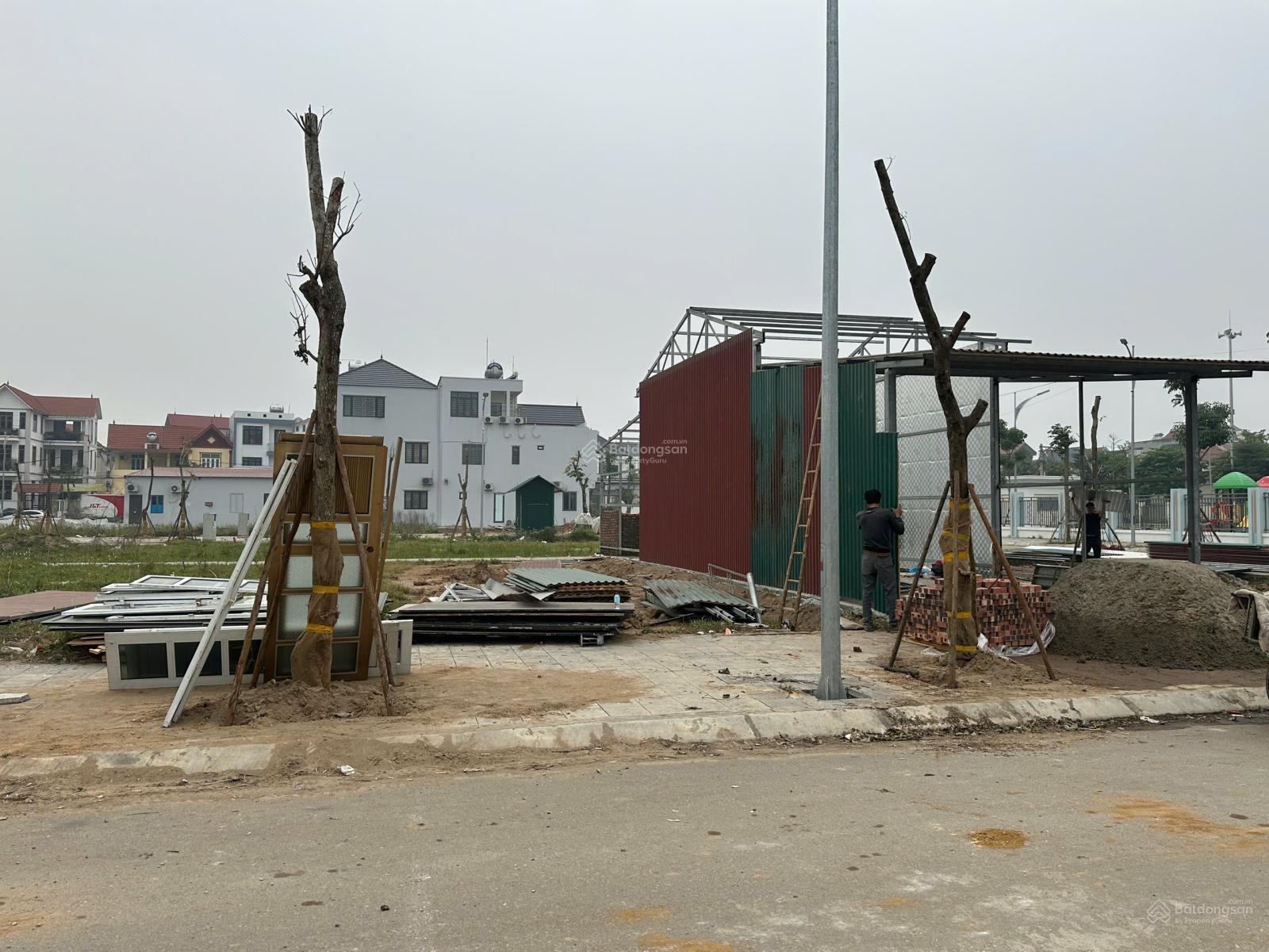 Hàng hiếm tái định cư Văn Khê Mê Linh Hà Nội, MT 5m gần cầu Hồng Hà, full tiện ích xung quanh Hàng hiếm tái định cư Văn Khê Mê Linh Hà Nội, MT 5m gần cầu Hồng Hà, full tiện ích xung quanh