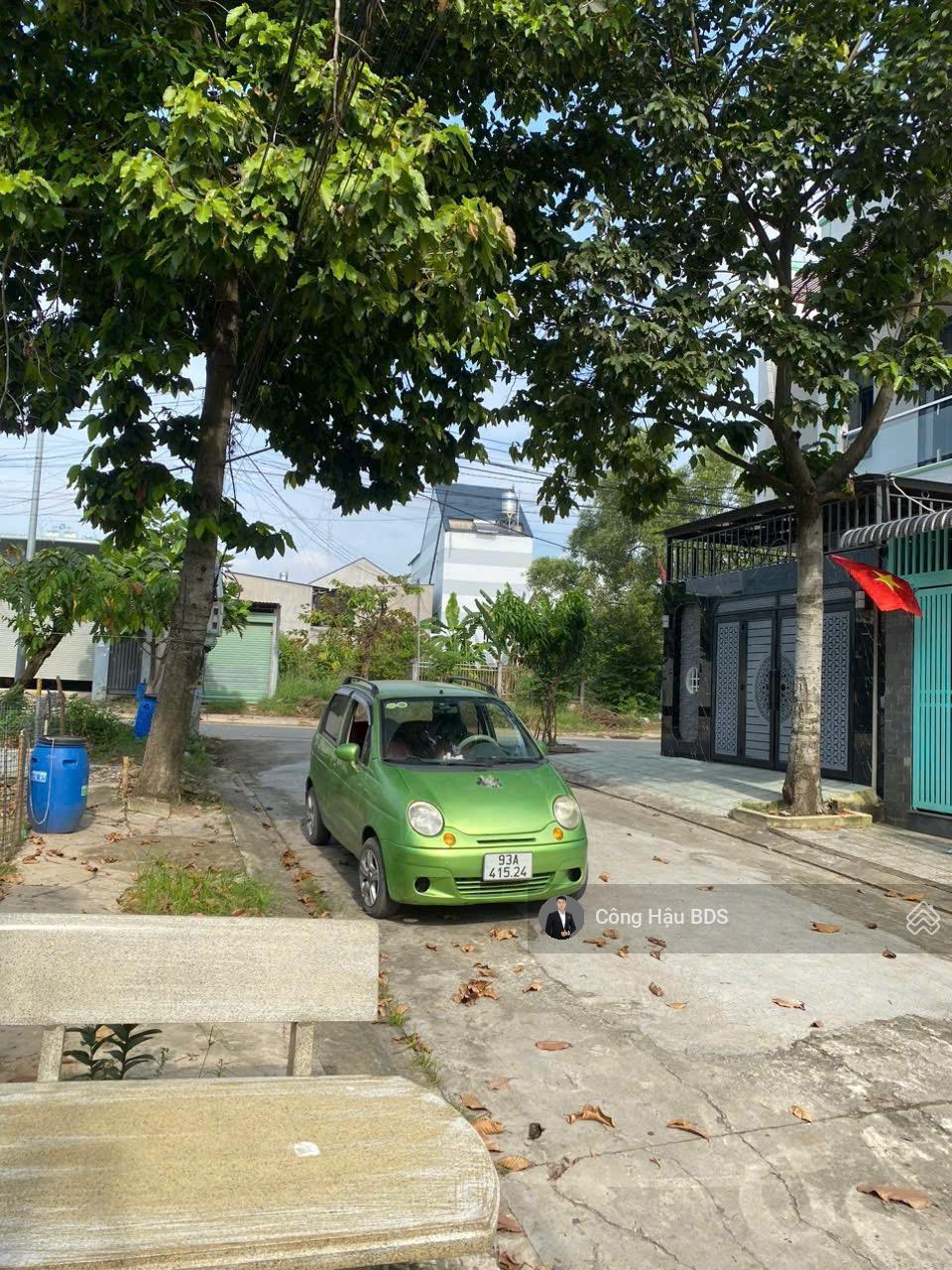 Lô đất KDC hiện hữu. Đường 6m, xây dựng tự do. DT: 63m2 (4x 16m) ODT 100%. Giá bán: 2.55 tỷ TL