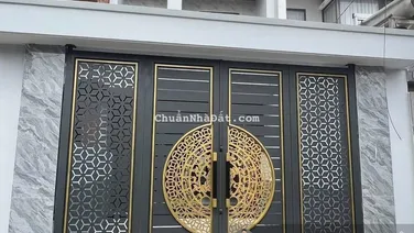 Nhà 2 tầng vừa hoàn thiện. Gồm 3PN-3WC, sân xe hơi. DT: 129.8m2 (5x26m). Đ/C: P. Dĩ An. Giá: 5.8T