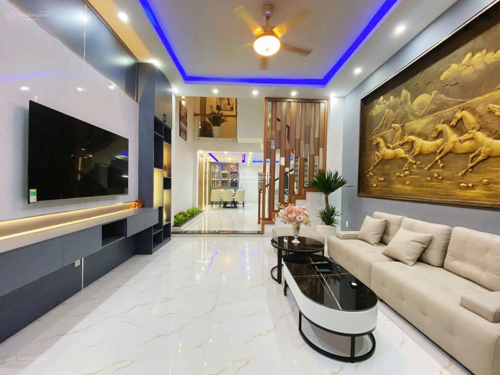 Cho thuê CC Galaxy 9, Nguyễn Khoái, 11 triệu, 50m2, Q4, 0907 749 ***