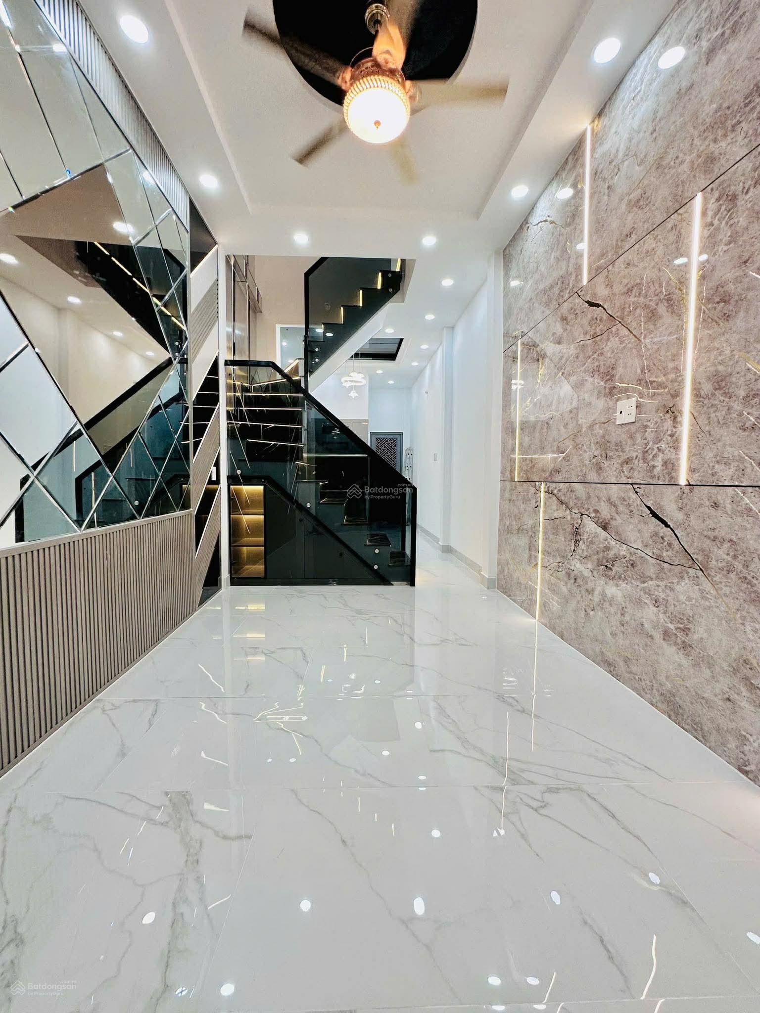 Cách mặt tiền 30m - Lê Văn Linh Q4 - 30m2 - 3 tầng đúc - không QH - chỉ 5 tỷ nhỉnh