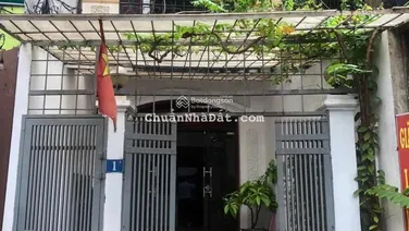 Cho thuê nhà phố Trung Kính, Cầu Giấy. DT 90m2, 4 tầng. ngo oto. 32 triệu