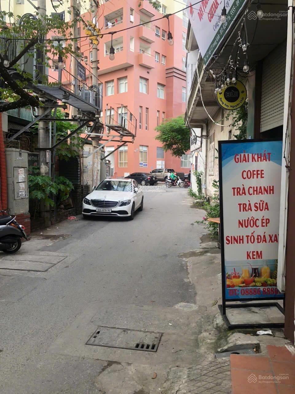 Cho thuê nhà phố Trung Kính, Cầu Giấy. DT 90m2, 4 tầng. ngo oto. 32 triệu