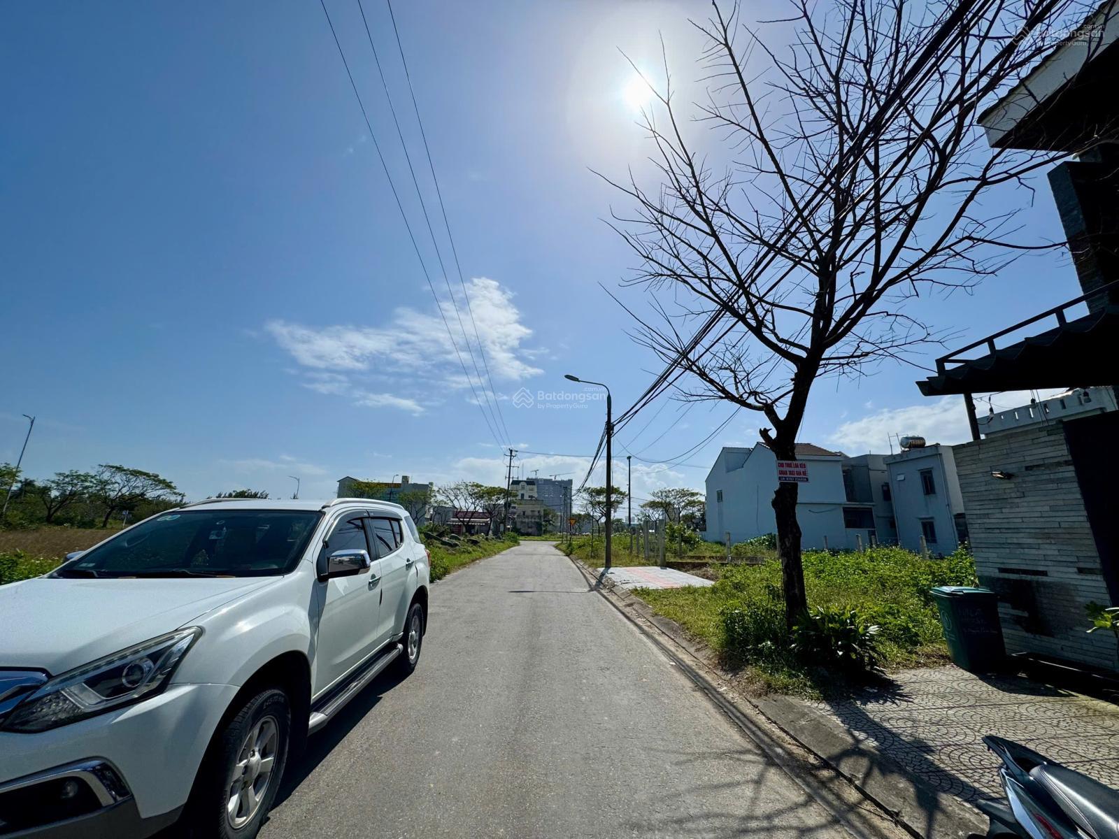 Lô đất đẹp 140m2 ngang 7m đường Nguyễn Phạm Tuân sát ngay Trường Sa, ra bãi tắm chỉ 500m, giá tốt