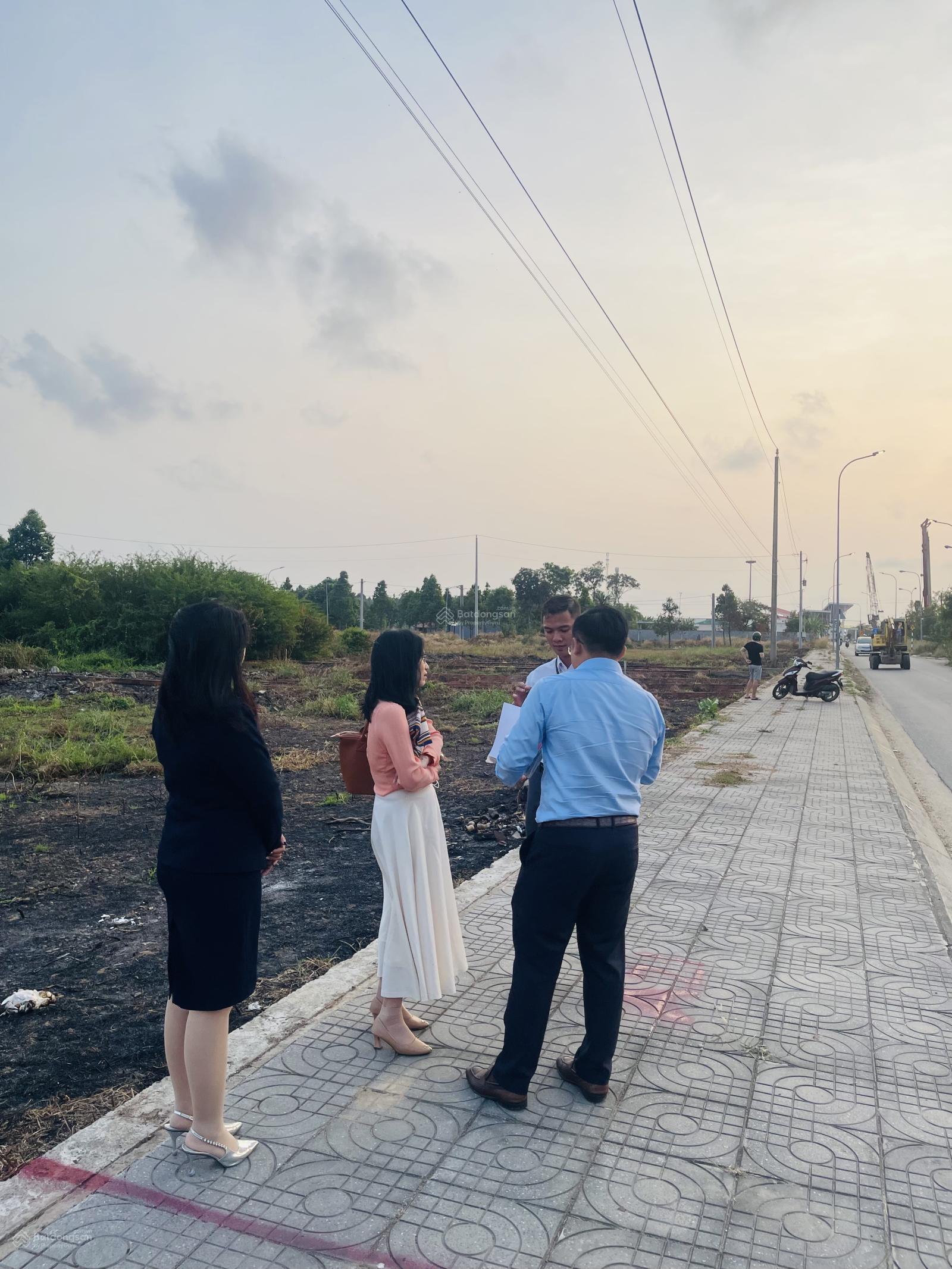 Lô cuối cùng mặt tiền Hồ Tri Tân, TT Long Điền, BR - VT cách biển Long Hải 15 di chuyển