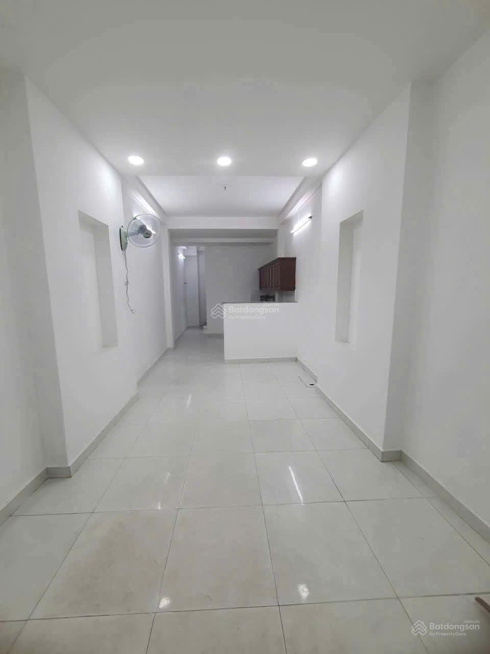 Cho thuê nhà hẻm 5m(XH) Nguyễn Tiểu La, P.8, Q.10 giá 13.5tr