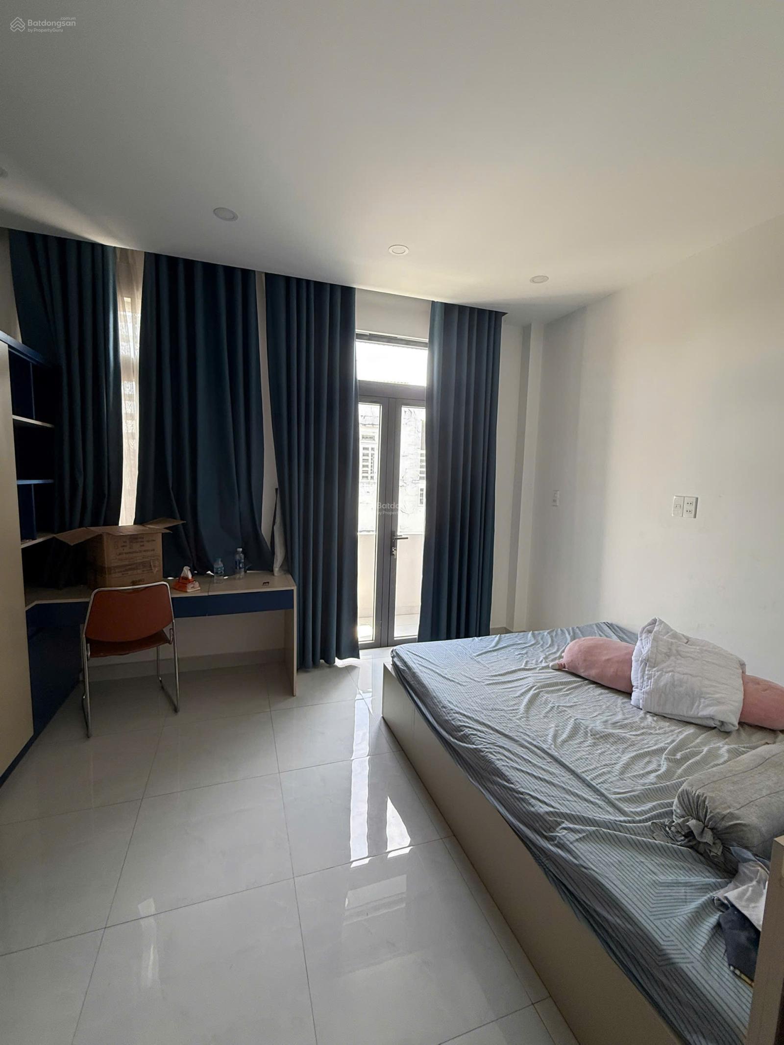 Nhà 4 tầng Dương Quảng Hàm, đường 8m - Giá: 8,6 tỷ TL