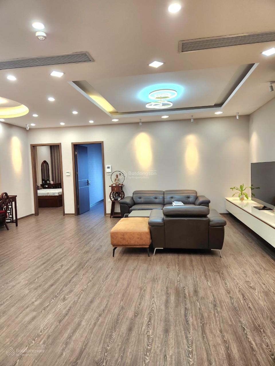 Bán nhanh căn hộ 3 phòng ngủ 2 vệ sinh chung cư Đông Đô, gần mặt phố Nghĩa Đô