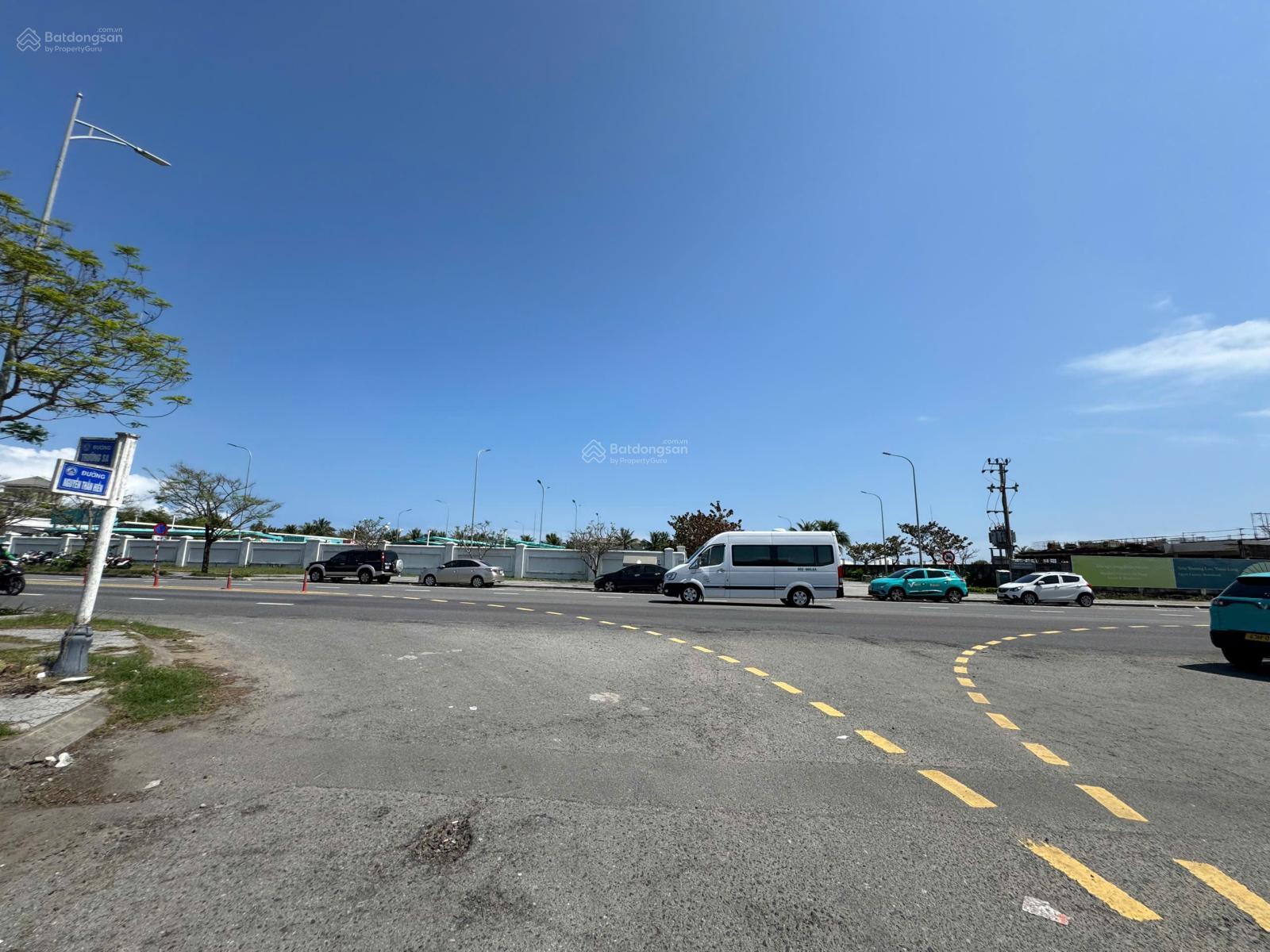 Lô 2MT đường 10m5 Nguyễn Thần Hiến, DT 322.3m2 trục thông bãi tắm Non Nước - Giá tốt chỉ 90 tr/m2