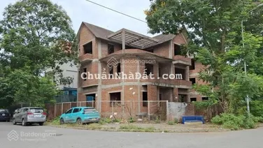 Bán BT Cầu Bươu, lô góc hai mặt tiền, vỉa hè đá bóng, oto tránh, giá tốt nhất khu vực 60 tỷ, 367m2