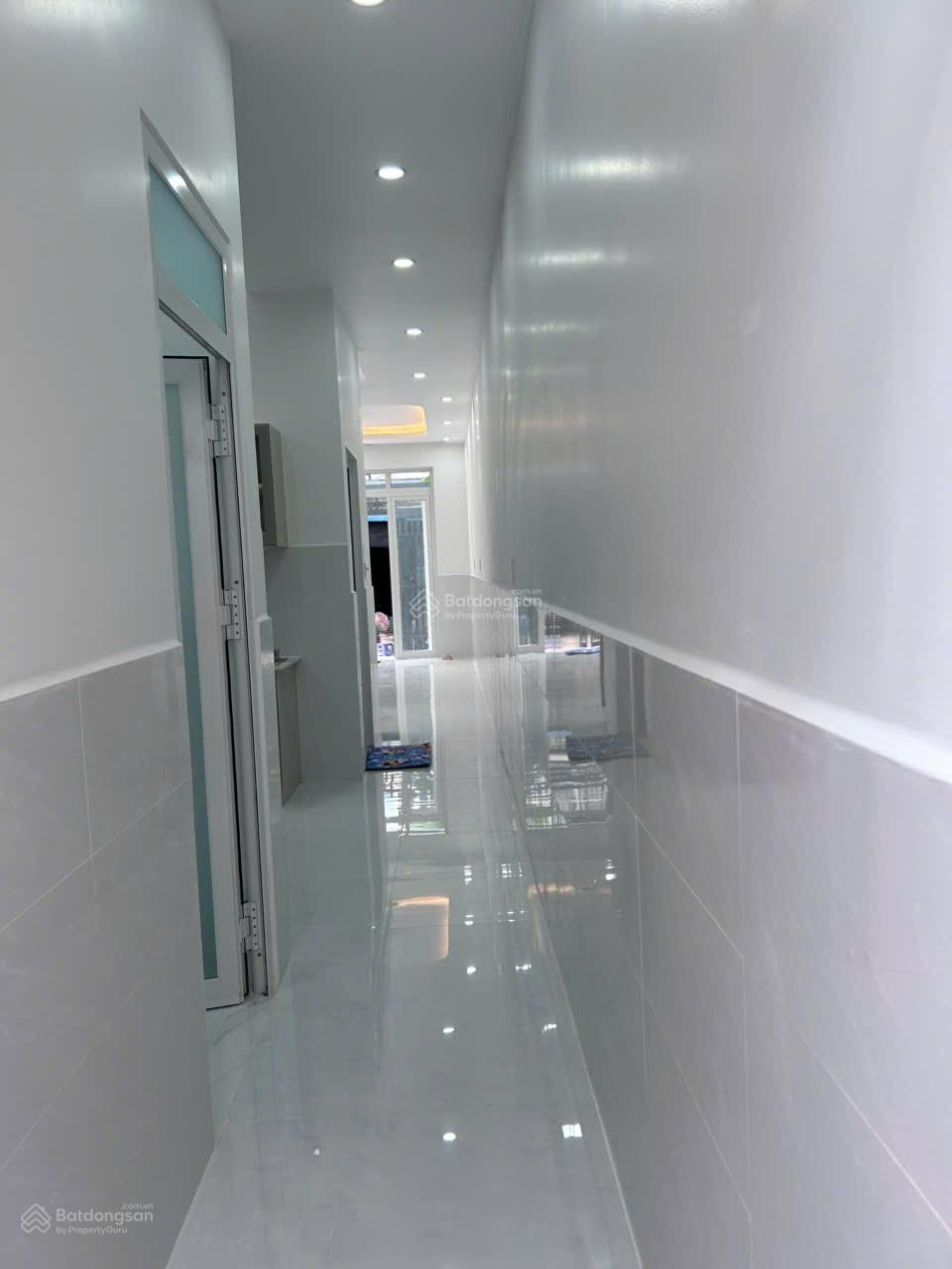 Nhà đẹp cần bán gấp thuộc phường Tân Chánh hiệp Q12 DT: 4 x 17m đúc 1 tấm giá bán: 4ty950tr