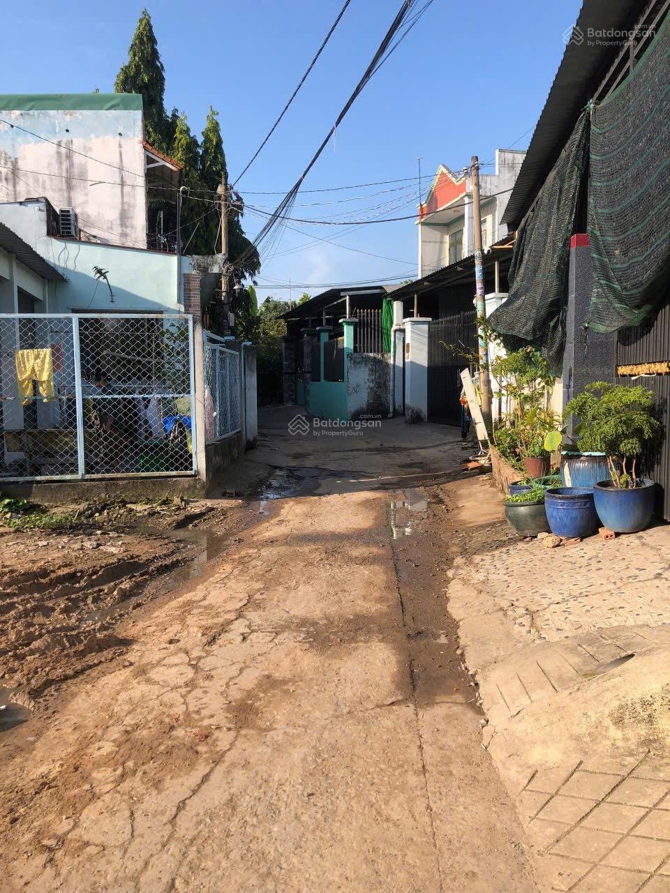 Đất chính chủ gủi cần bán gấp thuộc xã xuân thới sơn huyện hóc môn dt: 10 x 24m giá bán: 5ty600tr