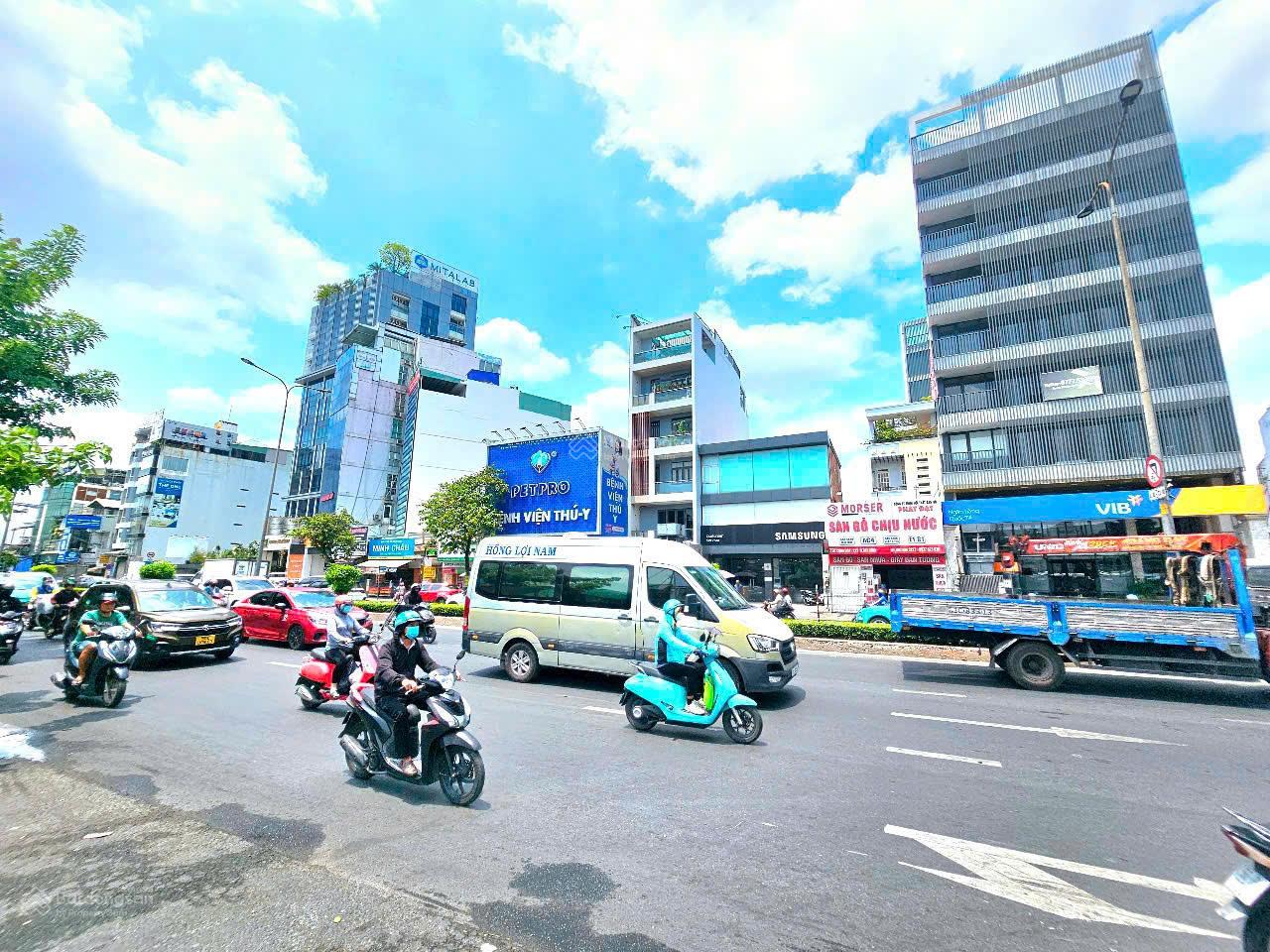 Bán MTNB Trường Chinh, Phường 14, Quận Tân Bình, diện tích 23x56m (DTCN 1188m2) giá bán 140 tỷ