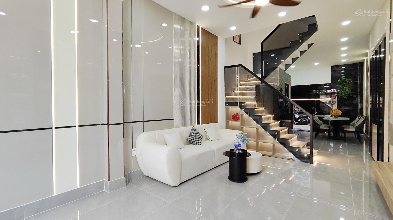 Nhà đẹp gần Emart, xây mới 3 tầng, hẽm thông xe hơi. Phan Huy Ích, P12 Gò Vấp. Chỉ 6ty5