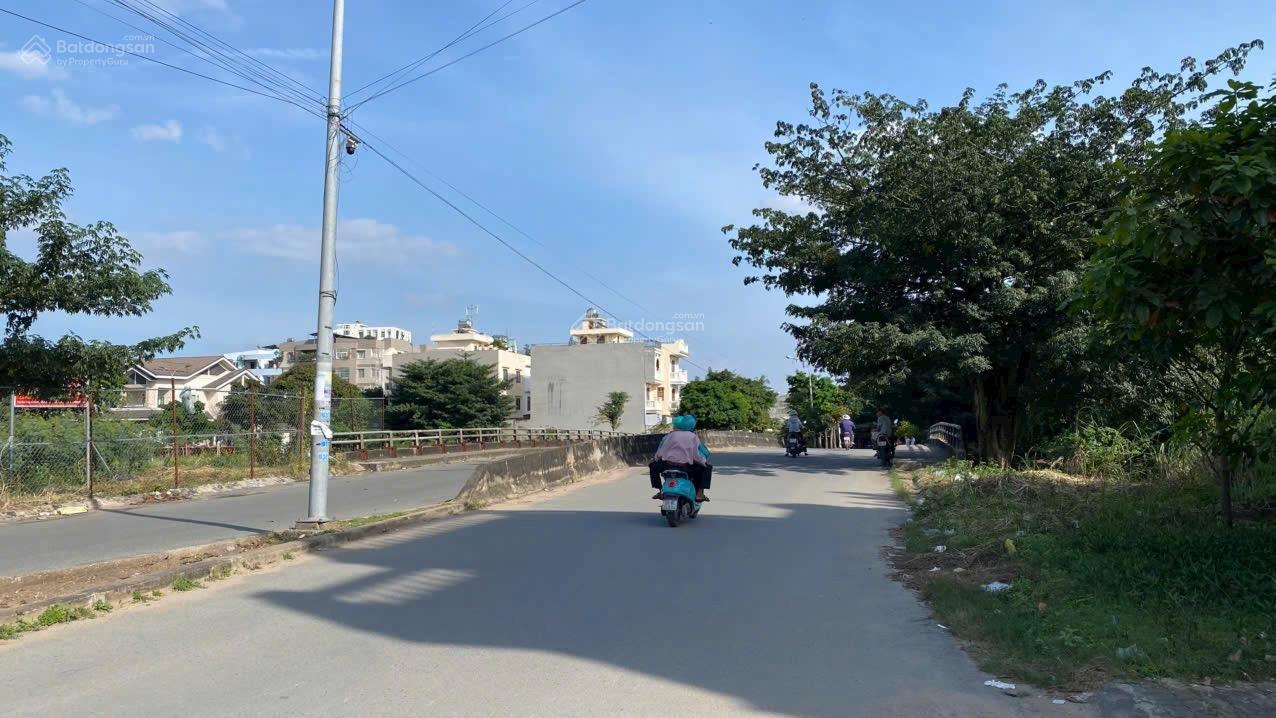 Hot! Hàng hiếm tại Đường Nguyễn Văn Cừ, 3,6 tỷ, 140m2